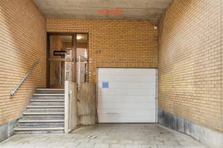 Deze ondergrondse autostaanplaats is gelegen in het centrum van Leuven, meerbepaald aan de Kapucijnenvoer 67-71. De plaats is gemakkelijk...