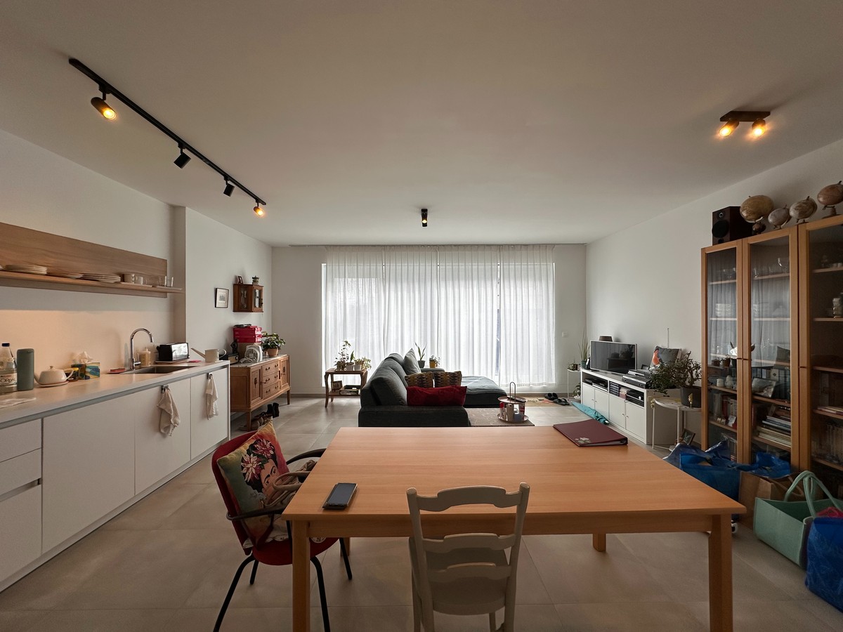 Mooi appartement in rustige straat, doch vlakbij centrum met parking en berging - foto 5