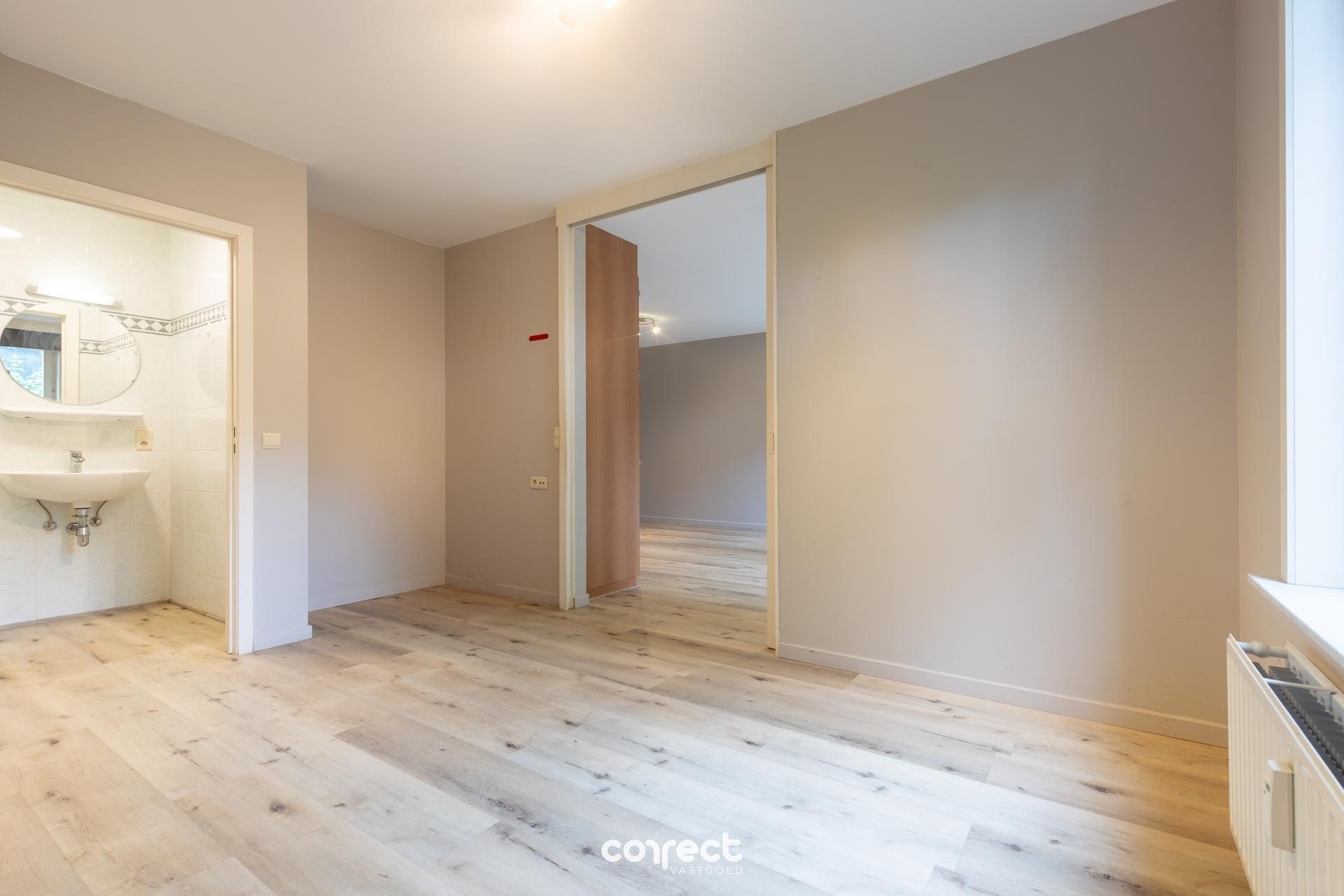 Assistentiewoning met privatief terras nabij het centrum van Brugge. - foto 5