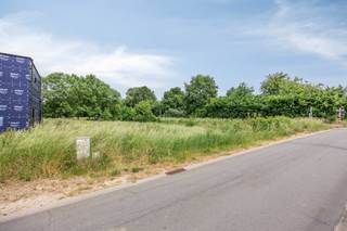 Projectgrond voor 2  halfopen bebouwingen met plannen te koop in Deurne (Diest) In de Schomstraat, nabij het centrum van Deurne (Diest), bevindt zich...