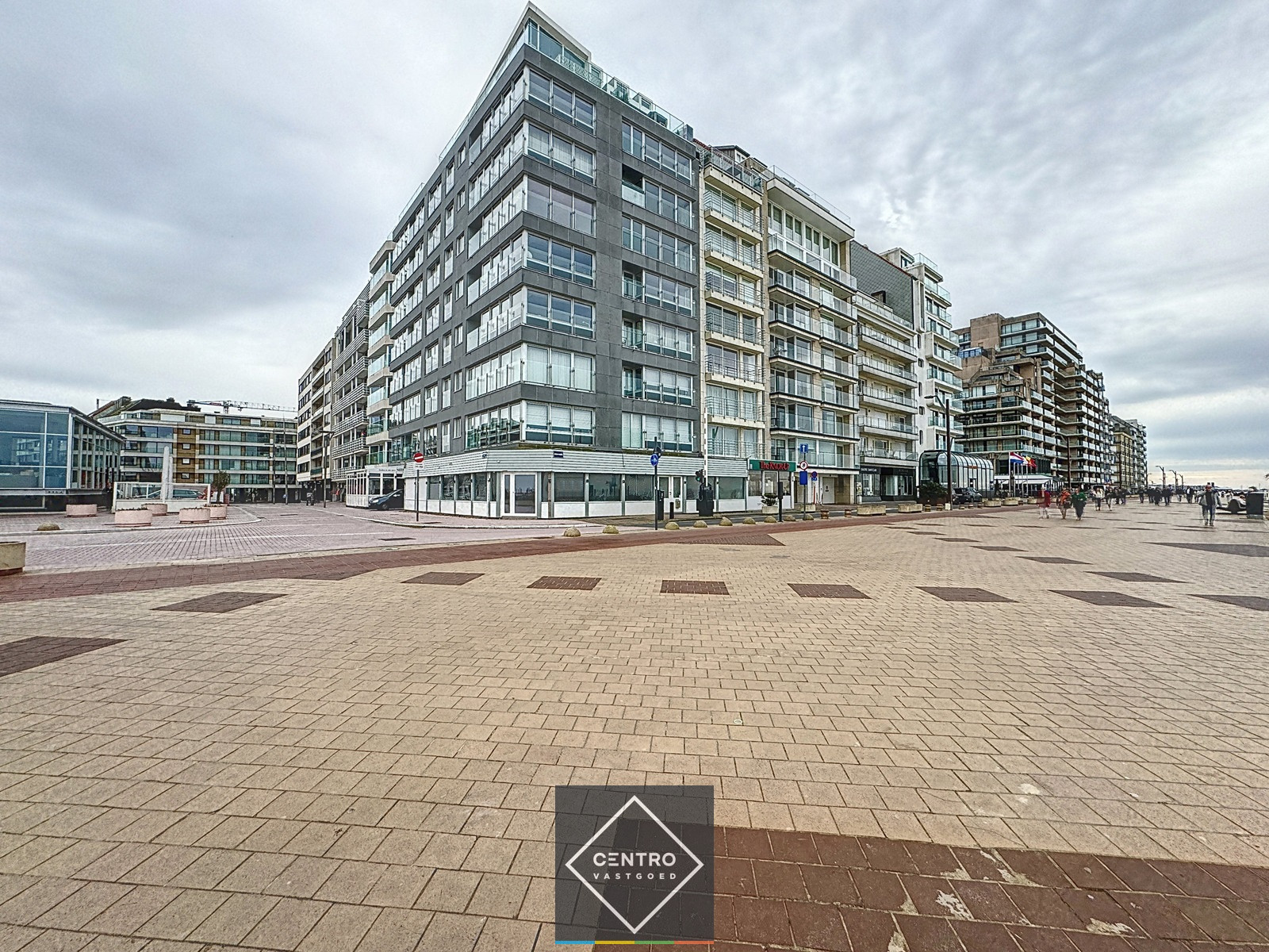 Handelspand op TOPligging langs de Zeedijk te Knokke! - photo 2