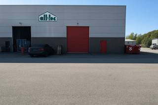 Op een strategische locatie in Braine-l’Alleud bieden wij deze functionele bedrijfsruimte te huur aan. Het pand beschikt over 1.050 m² opslagruimte...