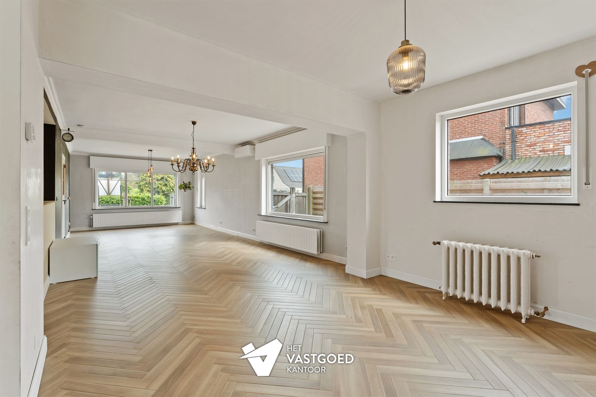 VOLLEDIG GERENOVEERDE WONING OP IDEALE LIGGING - foto 3
