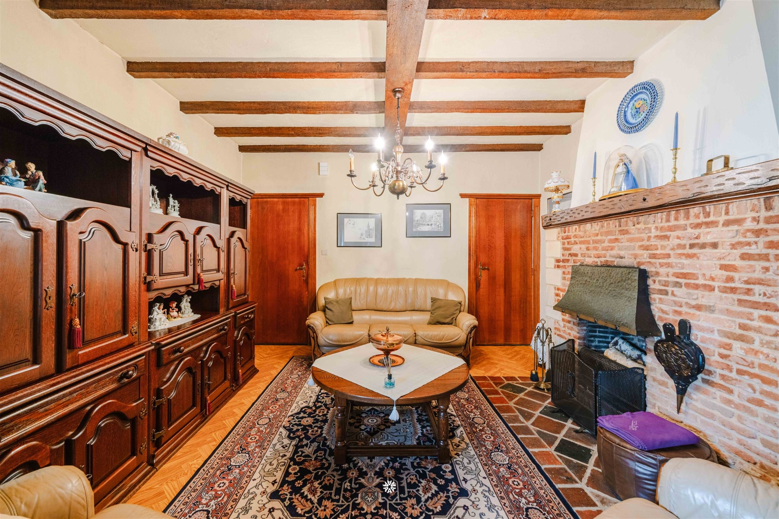 Charmante renovatiewoning met garage en tuin te Kemzeke. - foto 4