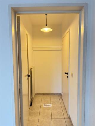 <p><span>Gelijkvloers appartement met 1 slaapkamer en tuin gelegen in een rustige woonwijk vlakbij het centrum van Stabroek en het Picoloplein. Vlotte verbinding naar de A12 en de haven van Antwerpen.</span></p><p><span> </span></p><p><span>Indeling: inkomhal, toilet met handenwasser, ruime living met open keuken, badkamer met douche en 1 ruime slaapkamer. </span></p><p><span> </span></p><p><span>Onmiddellijk beschikbaar.</span></p><p><span> </span></p><p><span> </span></p>