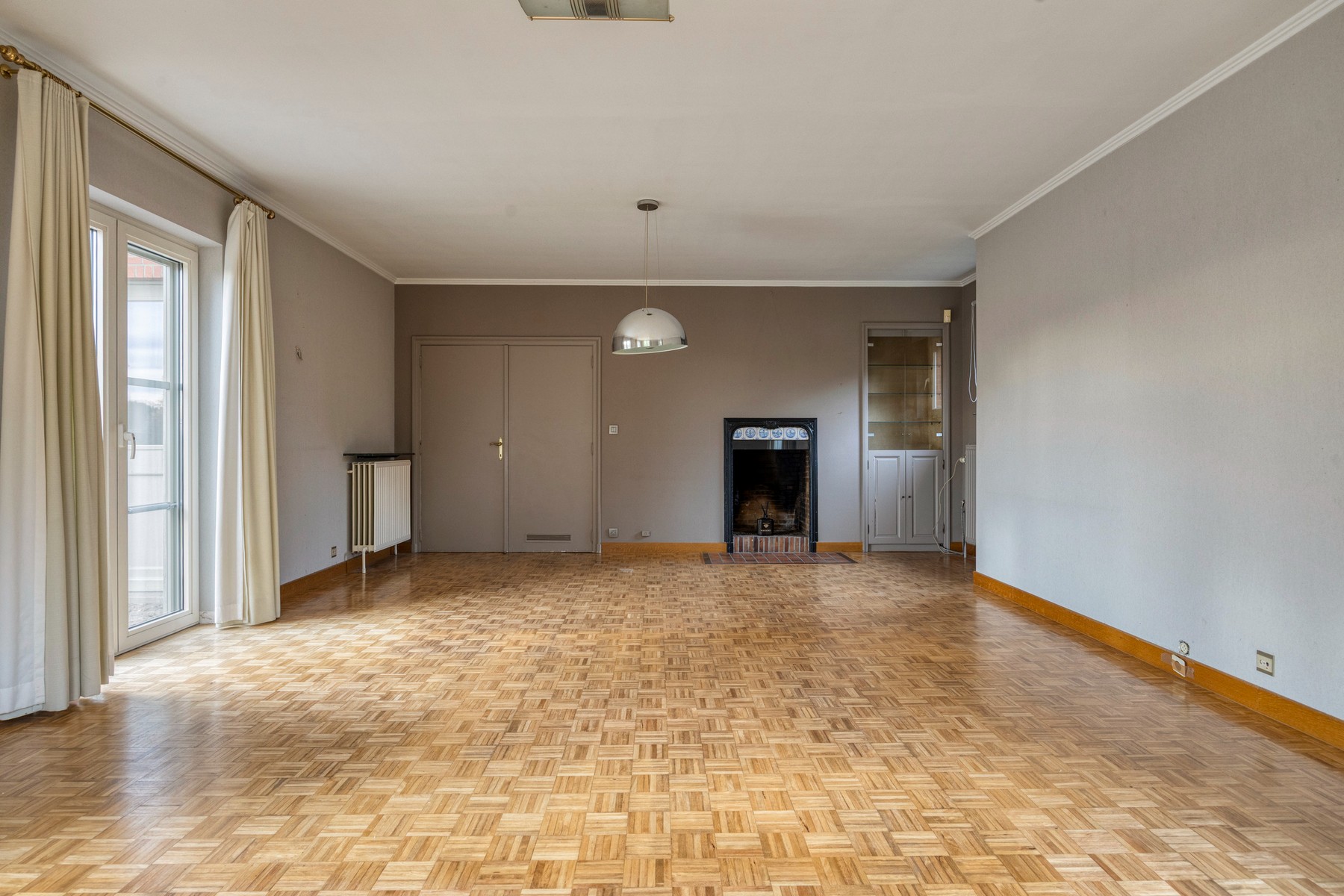 Gezinswoning met 6 slaapkamers op een perceel van 12a - foto 5