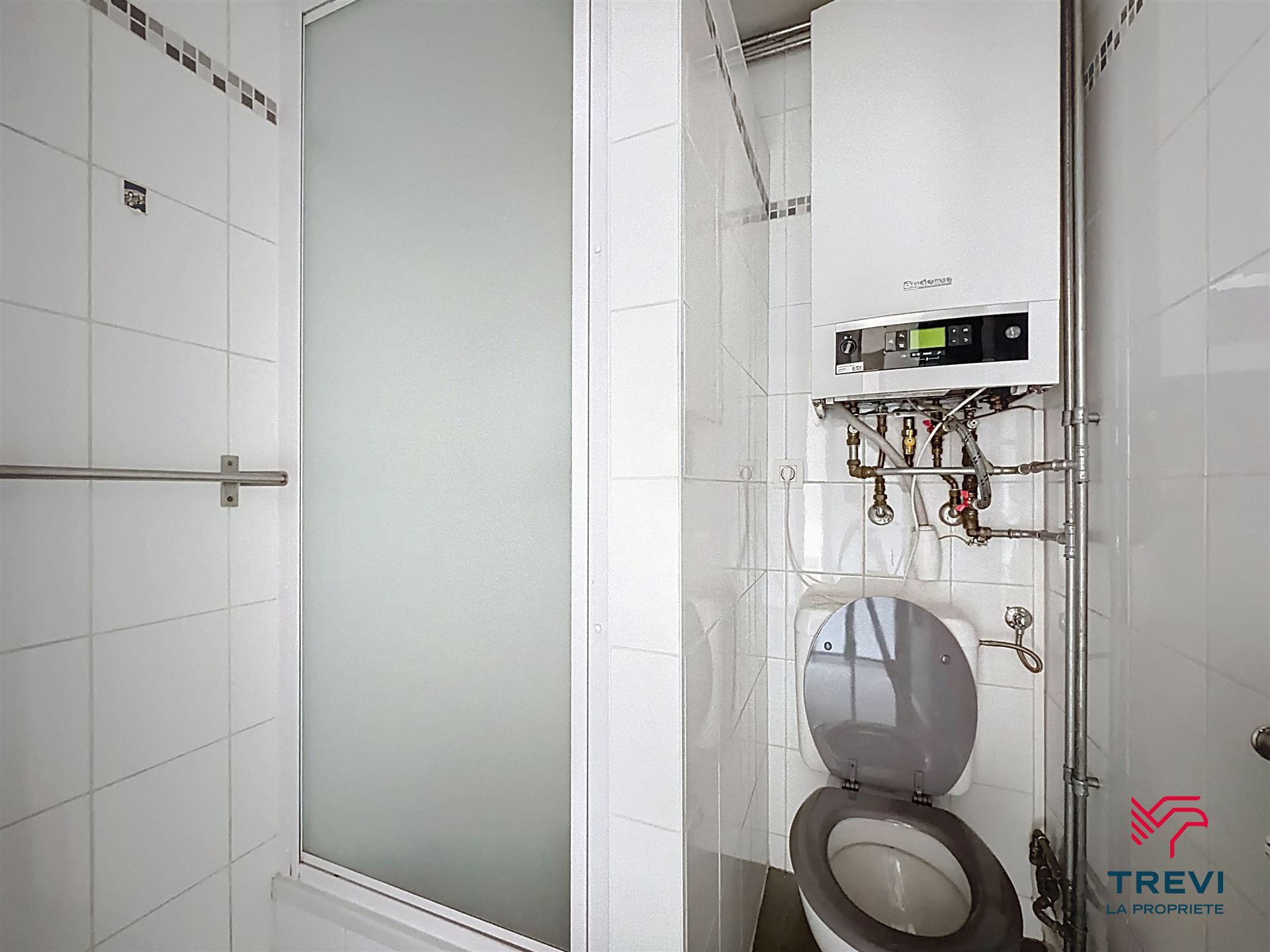 Appartement te huur in Charleroi met 1 slaapkamer - foto 4