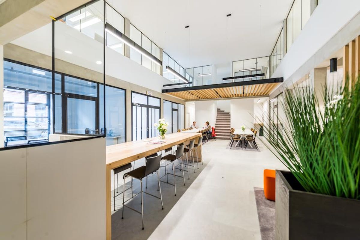 Modern full-service offices (17 m²-51 m²) for rent in Ghent - photo 5