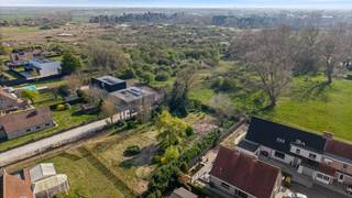 Exclusief gelegen perceel bouwgrond uitgevende op de Oostvoorduinen van Oostduinkerke te koop.<br />Dit ruim perceel van 1475 m² beschikt over een open zicht op de duinen met een ideale zuid-westelijke oriëntatie.<br />Neem gerust contact op voor meer informatie.