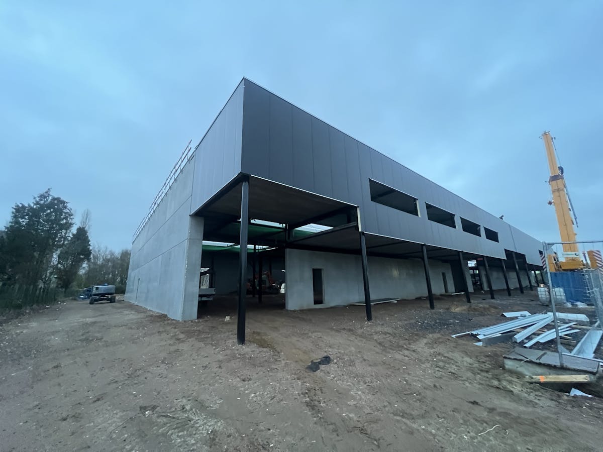 Warehouse (720.5 m²) for rent near the N60 in Gavere - photo 3