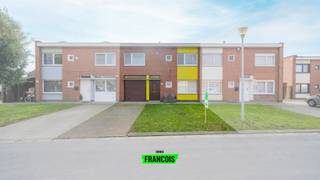 Op zoek naar een ruime, centraal gelegen gezinswoning?Dan is deze charmante woning in het hart van Diksmuide precies wat u zoekt. Dankzij de...