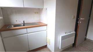 Kantoorruimte met een zeer goede ligging langs de Baron Ruzettelaan in Assebroek, een drukke invalsweg naar het centrum van Brugge.Ideaal om een...