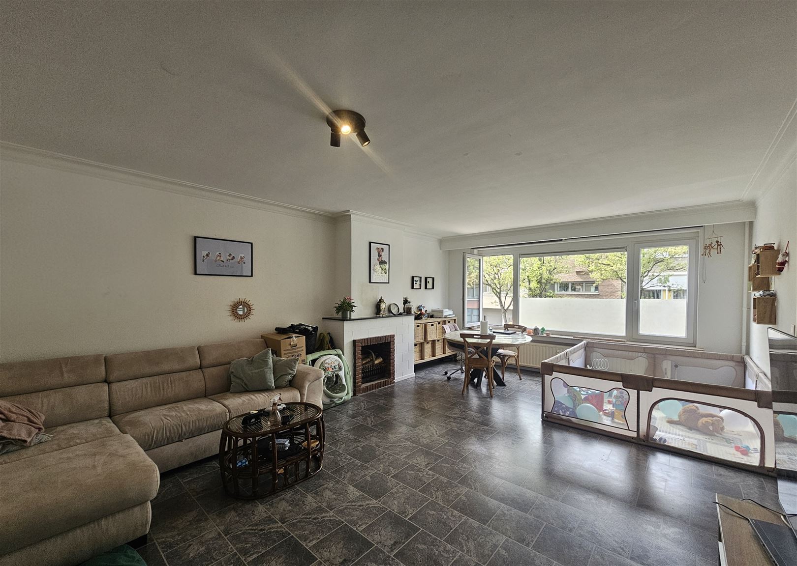 Ruim appartement met 2slps, tuin en garage. - foto 2