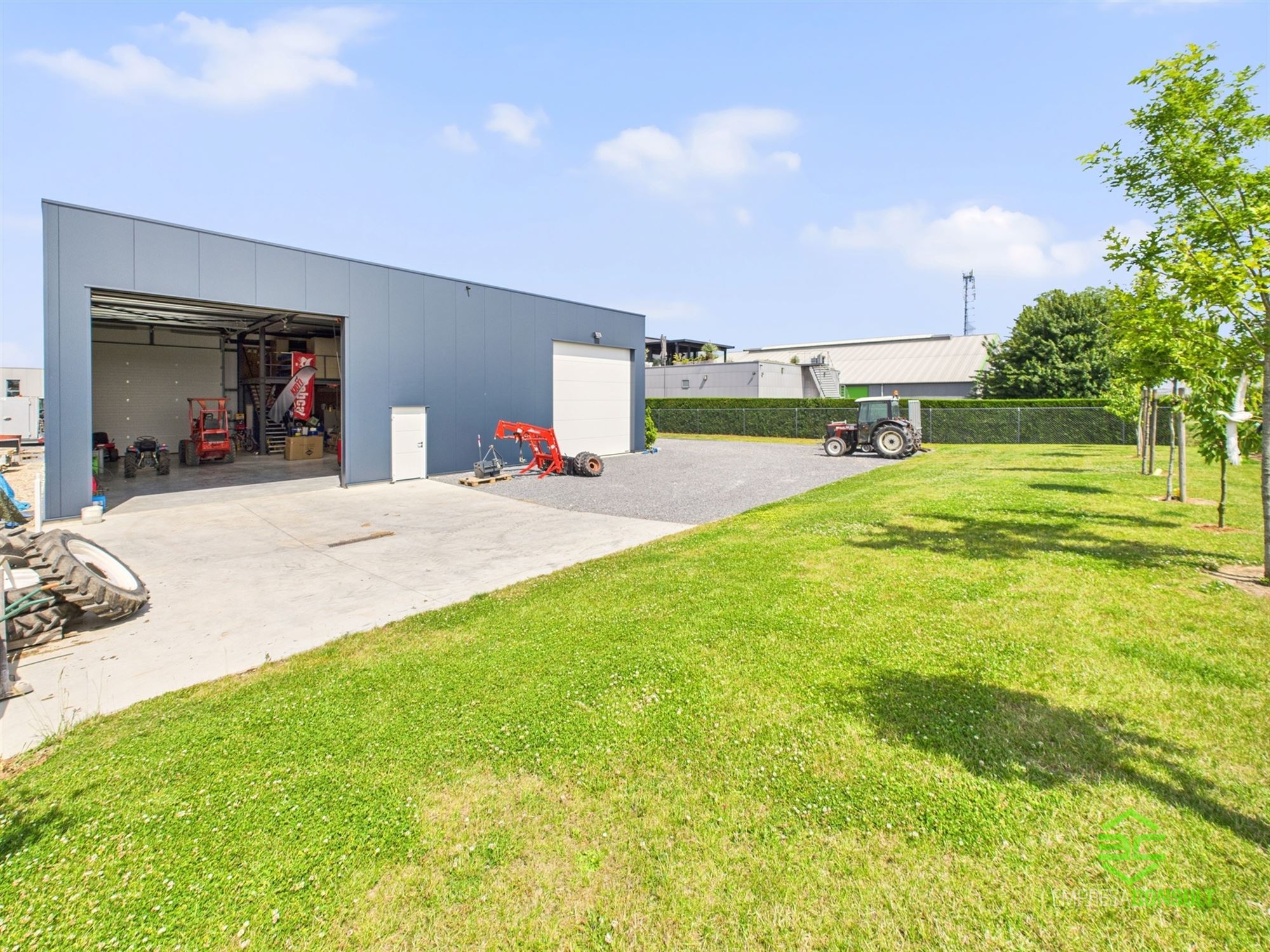 Instapklare werkplaats van 355m² met toonzaal en conciërgewoning! - foto 5