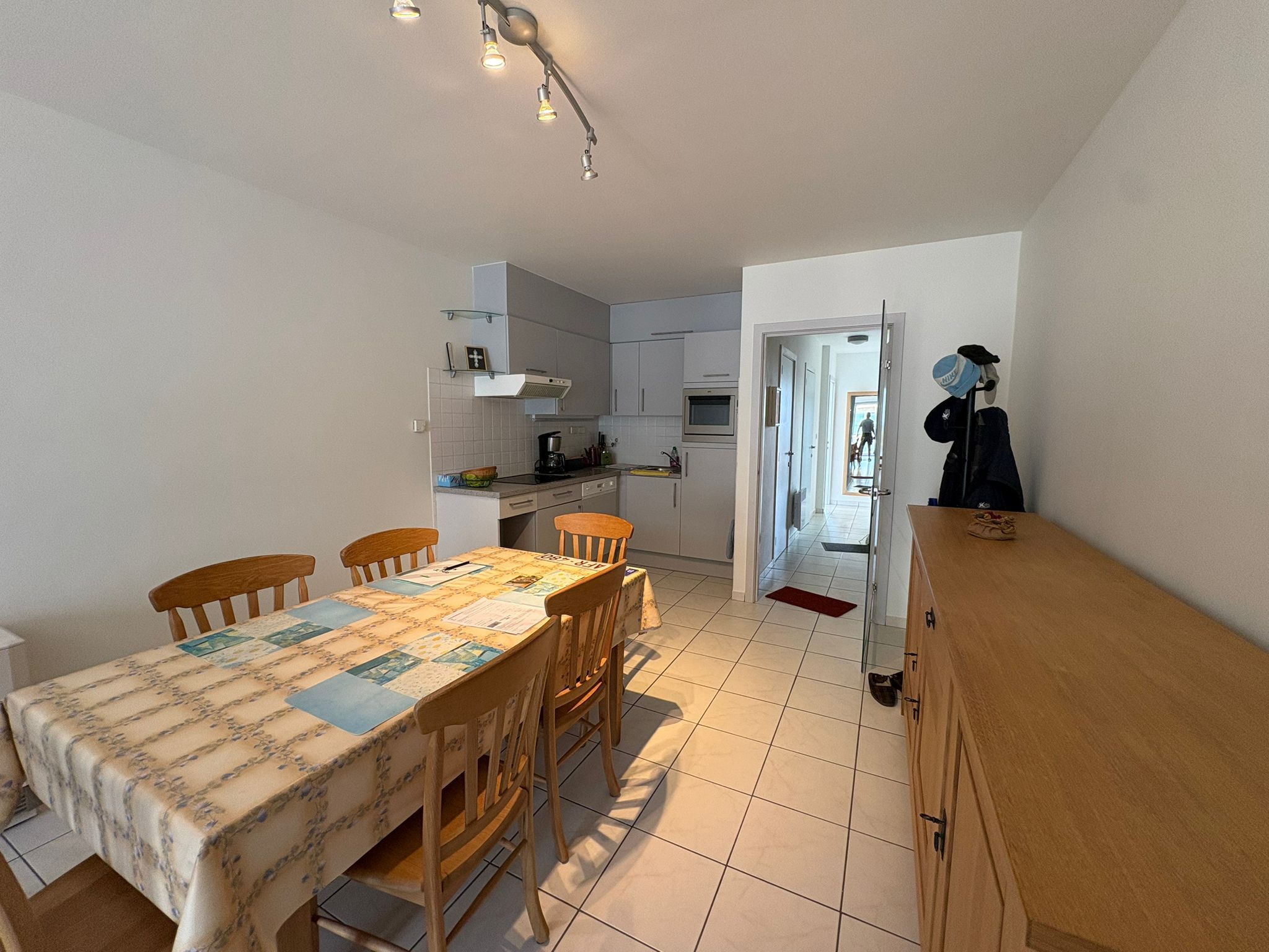 Te huur ruim 2-slaapkamerappartement op toplocatie in Westende - foto 4