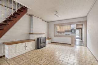 Welcome to this spacious and characterful home located at Oudestraat 36 in Ronse. With a living area of 137 m² and a plot of 206 m², this property offers plenty of living space and plenty of possibilities for a family or investment. The house has 2 bedrooms and a neat bathroom.On the first floor you will find a spacious, open sitting area that seamlessly connects to the kitchen. The kitchen looks modern and functional with wooden accents, practical built-in cabinets and a built-in oven and hob. On the boven floor you will find two comfortable bedrooms, the a spacious attic storage can also be used as an additional bedroom.The property includes a low maintenance garden The backyard offers privacy and space to relax, play or enjoy a sunny afternoon. Central location with easy access to amenities in Ronse.This home offers great potential and represents an excellent opportunity for those looking for an affordable, spacious family home in Ronse or an investment property. Interested? Schedule a viewing soon and be surprised by the possibilities.