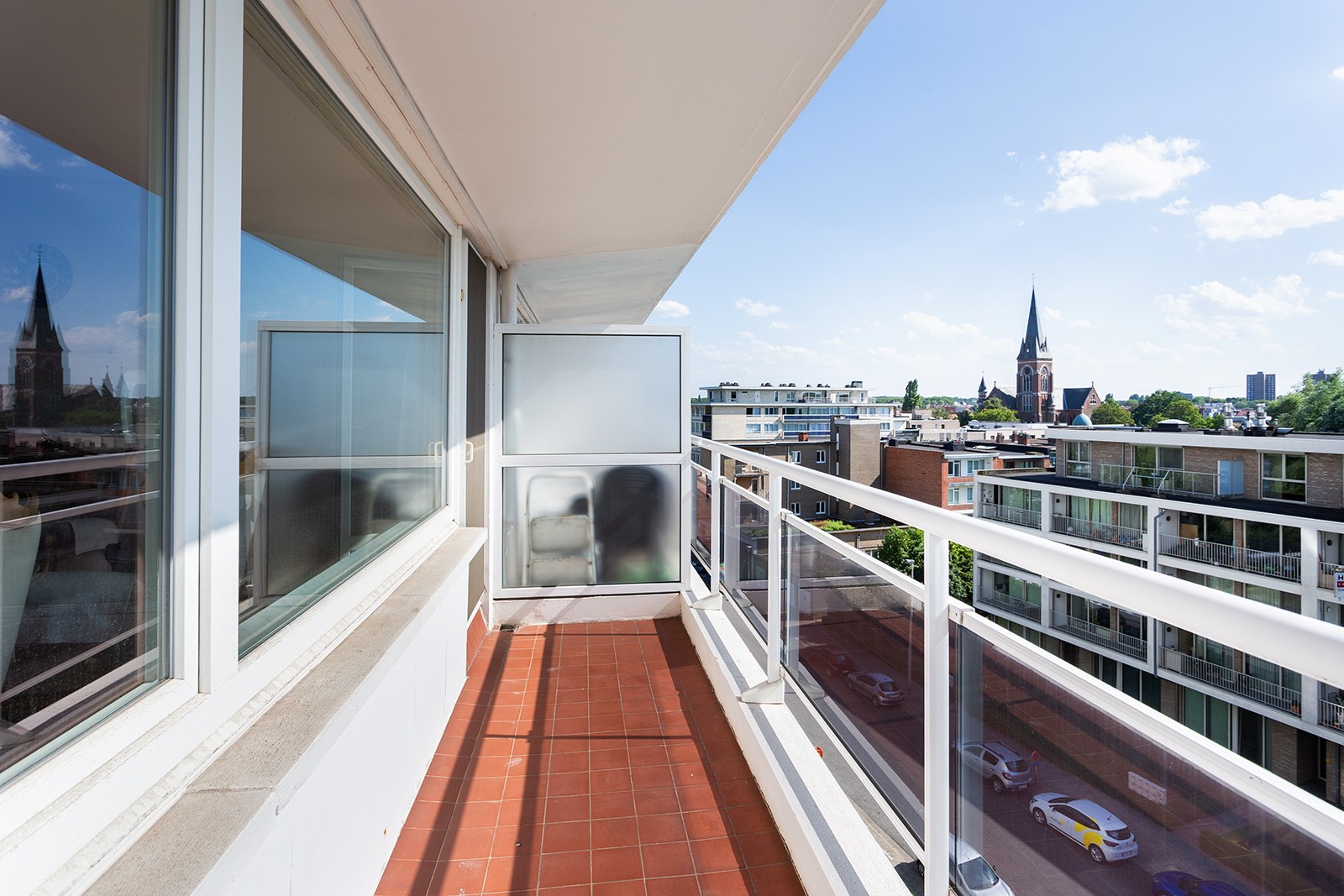 Ruim appartement met 2 slaapkamers, 2 terrassen en garage - foto 5
