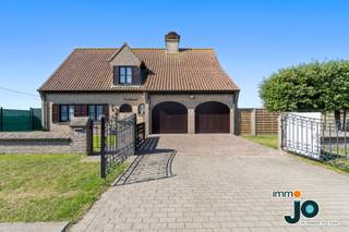 Deze ruime villa met 5 slaapkamers ligt op een toplocatie in het charmante Nieuwpoort en is perfect voor wie op zoek is naar een...