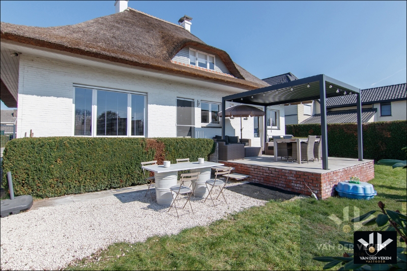 GROTENDEELS GERENOVEERDE GEZINSWONING - foto 4