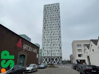 Parkeerplaats in ondergrondse verdieping van residentie Parktoren.Gelegen naast AP Hogeschool en vlakbij het vernieuwde Park Spoor Noord op een...