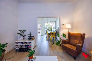 Welkom in de Overwinningsstraat 2, waar locatie, ruimte en potentieel elkaar ontmoeten! Deze charmante woning bevindt zich in een uiterst...