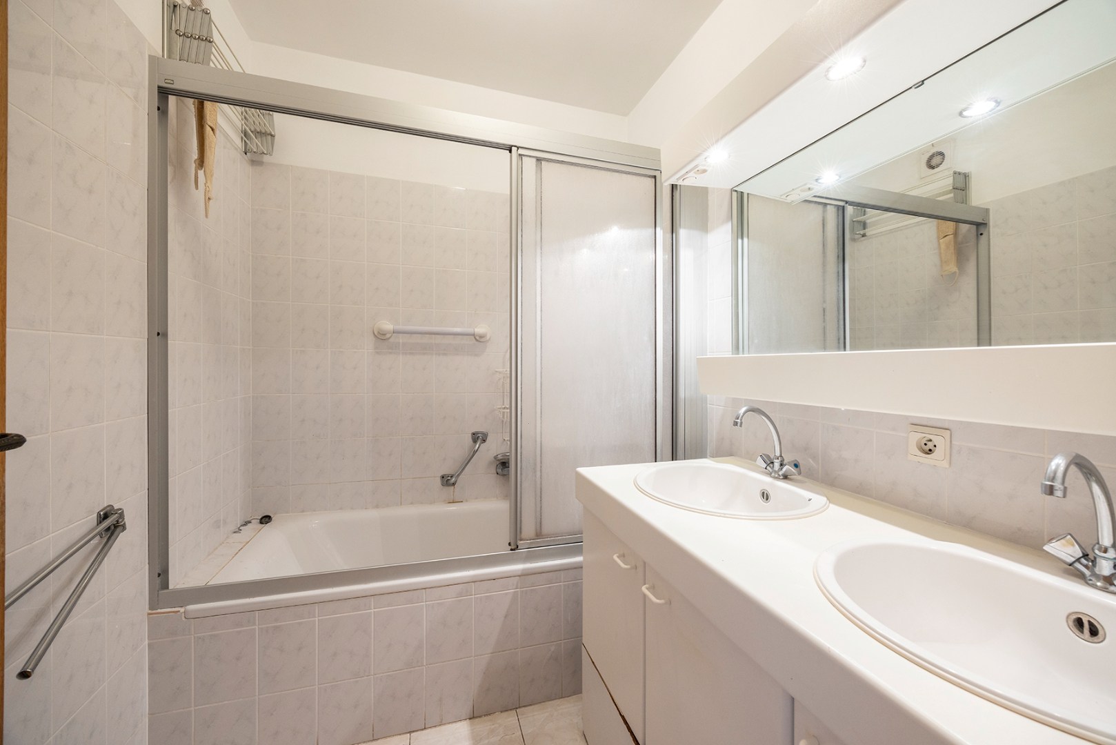 Ruim 2-slaapkamer appartement (98m²) met terras! - foto 4