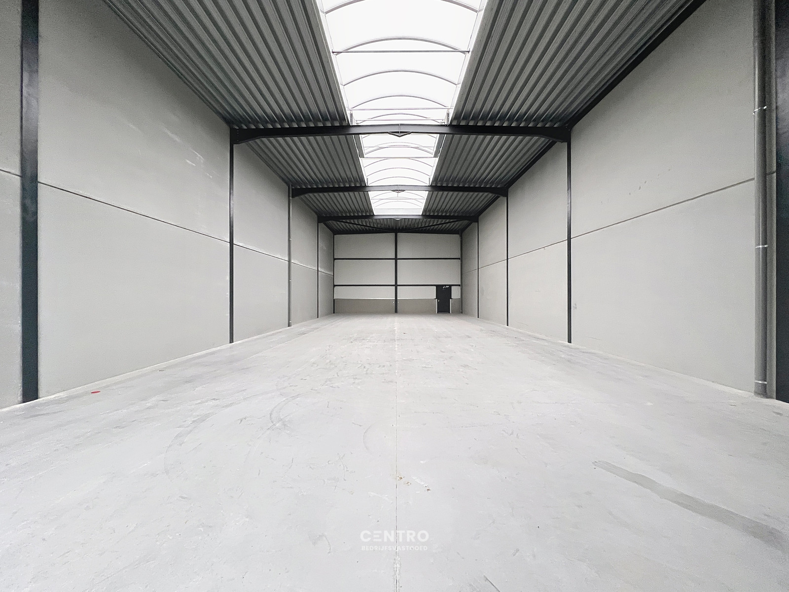 NB-magazijn van ± 275 m² (incl. 2 parkeerplaatsen!) en moderne glaspartij in driehoek TIELT-DEINZE-WAREGEM ! - foto 5