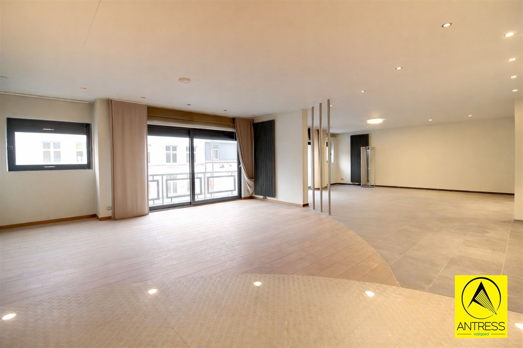 In centrum Lint gelegen appartement van 200m²! - foto 5