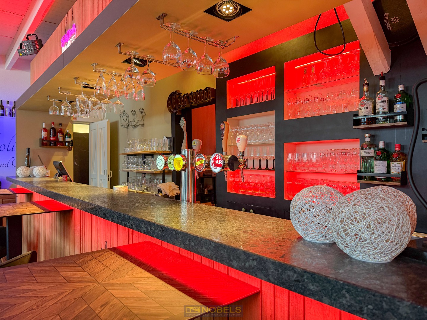 Te koop, Uniek horecapand met feestzaal of polyvalente ruimte en privéwoonst op een topligging te Zottegem! - foto 4