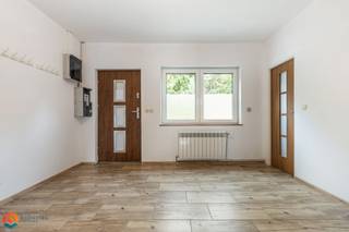 Op een uitstekende locatie te Rijmenam bevindt zich deze gerenoveerde gelijkvloerse woning met 2 slaapkamers en gezellige tuin. U bevindt zich hier...