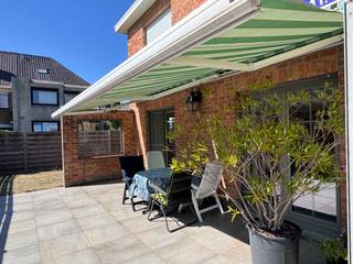 Maison meublée, lumineuse et indépendante avec jardin tout autour et grand allée pour minimum 2 voitures - Proche du marché, la réserve et...