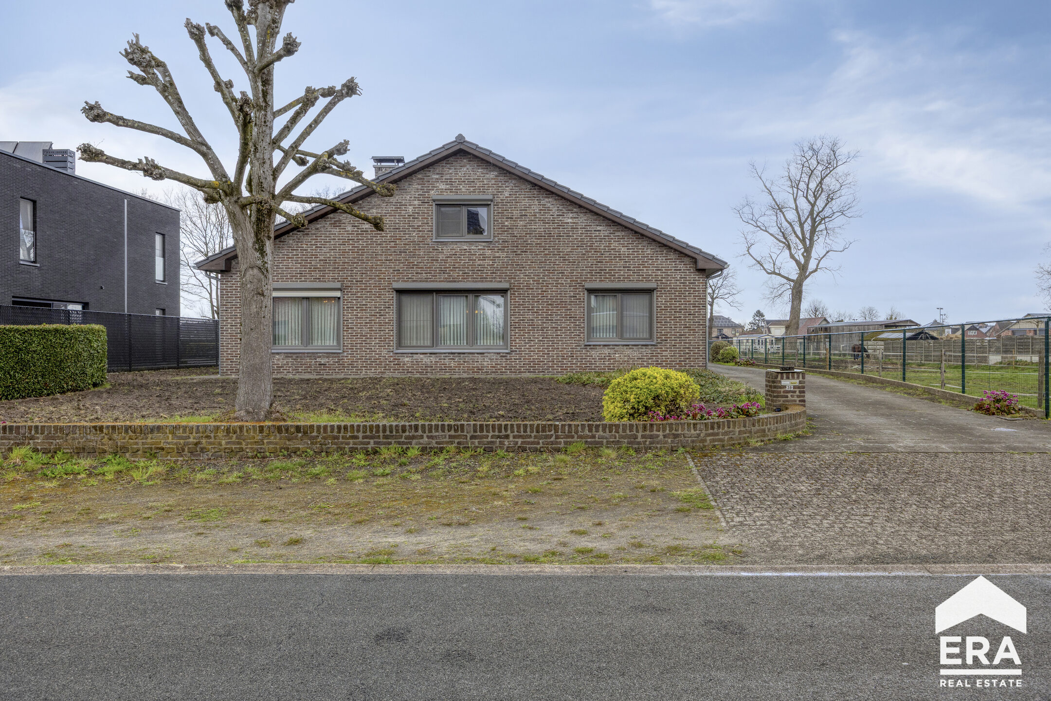 Gelijkvloerse gezinswoning met tuin te koop in Lommel - foto 2