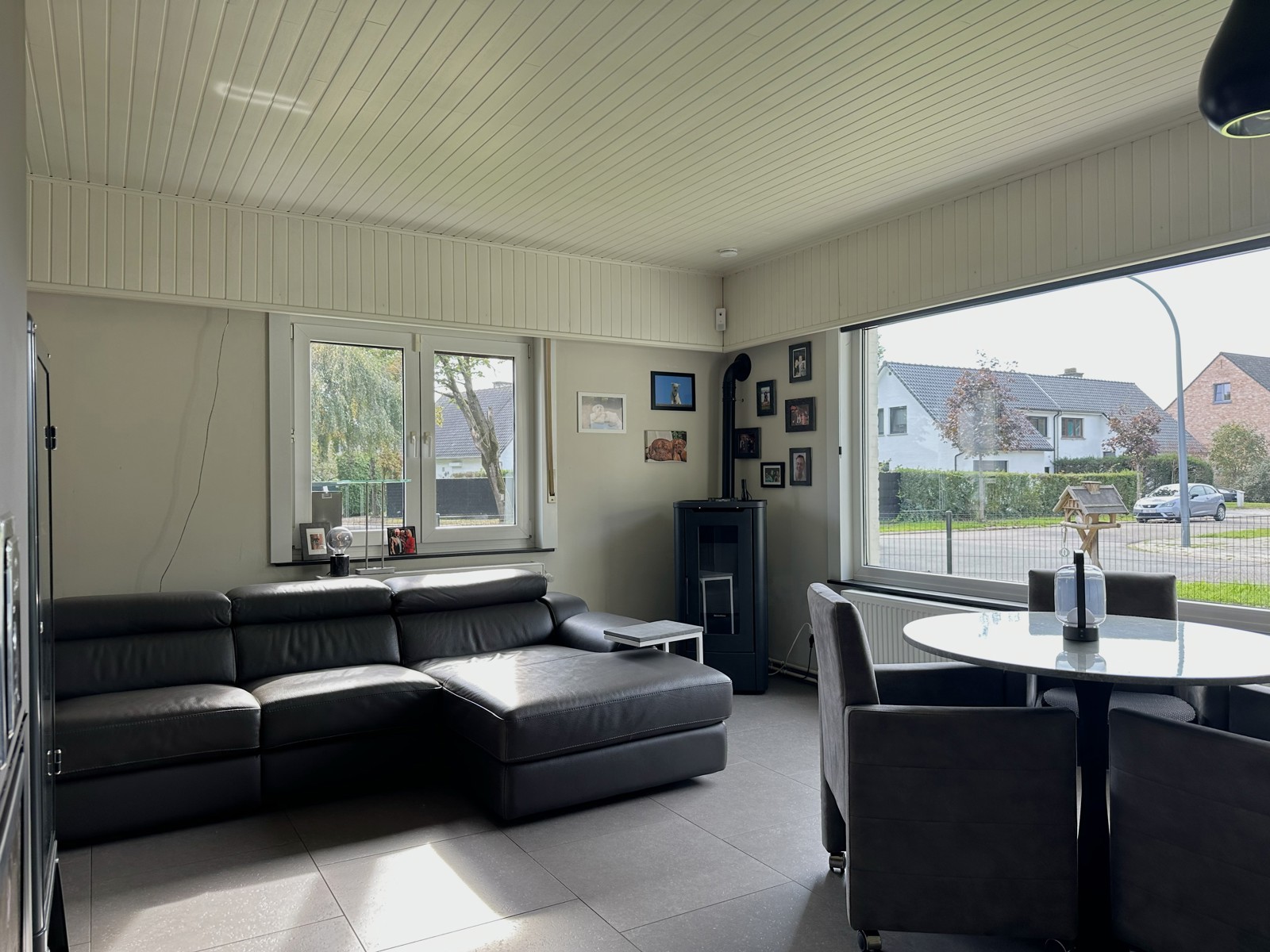 Gelijkvloerse woning op een hoekperceel met 3 slaapkamers. - foto 3