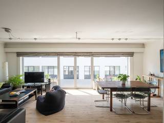 Lichtrijk 2 slpk appartement met terras nabij het station Gent-Sint-PietersVoor bezoekaanvragen, mail naar info@carloeggermont.be Dit appartement...