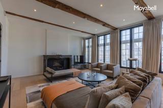 Wonen aan de Graslei, dat is wonen in het kloppend hart van Gent waar geschiedenis, charme en hedendaags comfort elkaar ontmoeten. Deze...