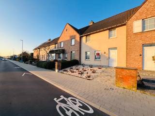 Op een uitstekende locatie, op slechts enkele minuten van het centrum van Roeselare, op wandelafstand van het Mammoetcenter en vlak bij de...