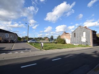 Op zoek naar een bouwgrond nabij de stad Tienen? Zo gevonden. Het perceel bouwgrond bevindt zich in een woongebied buiten de stad. Met vergunning...