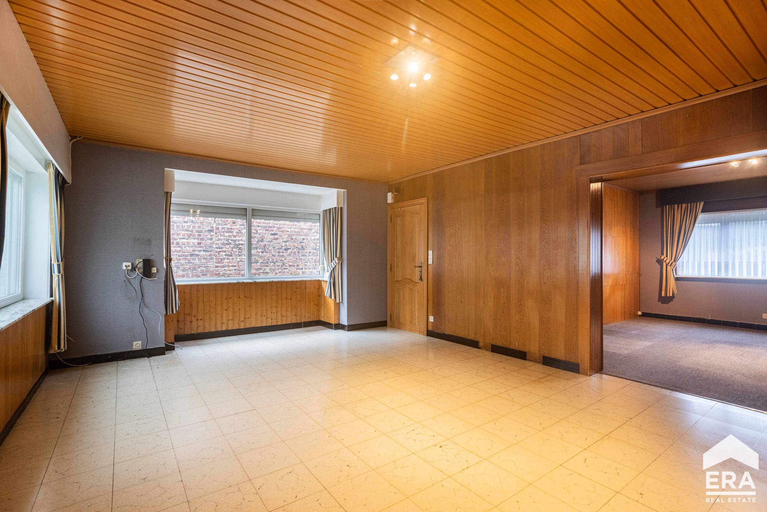Te renoveren woning met 3-5 slaapkamers, garage en tuin - foto 5