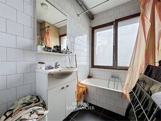 Op zoek naar een eigen plek met karakter én potentieel? Ontdek dit leuke 1-slaapkamerappartement op de Edegemsestraat 90, pal in het...