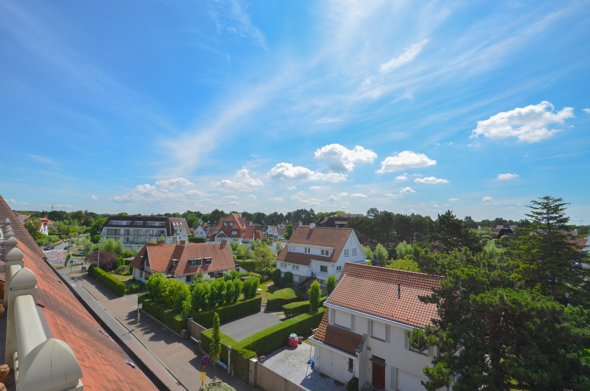 Stijlvol duplexappartement met zonnige terrassen en open zicht op de villa’s van het Zoute. - foto 5