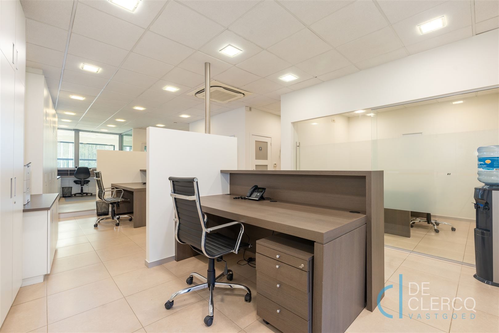 Tijdloos kantoor te koop aan parking in centrum Lochristi!  - foto 3