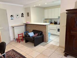 Ruim en lichtrijk 2-slaapkamerappartement met TERRAS en GARAGE op een residentiele ligging in de groene omgeving van het Park van Zuylen...