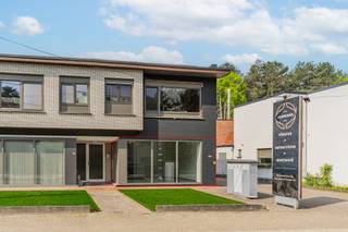 Te koop: instapklaar gerenoveerd appartement met 1 slaapkamer in Lichtaart – €215.000Op zoek naar een instapklaar appartement op een rustige, maar...