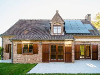 Gelegen in een rustige buurt, maar toch vlakbij de grote wegen, tussen Brussel en Waterloo, gerenoveerde woning met een bruto oppervlakte volgens...