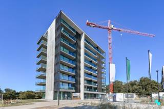 Ontdek deze centraal gelegen commerciële ruimte op het gelijkvloers van blok VI in residentie Blauwpoorte. Deze moderne residentie bevindt zich in...