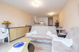 Cet appartement orienté plein sud avec une chambre est situé dans un domaine verdoyant et à circulation limitée, offrant calme et sérénité,...