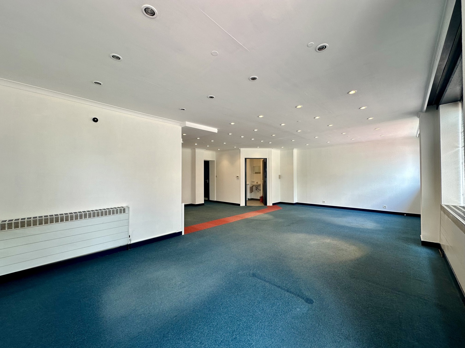 Kantoorruimte op strategische locatie - foto 3