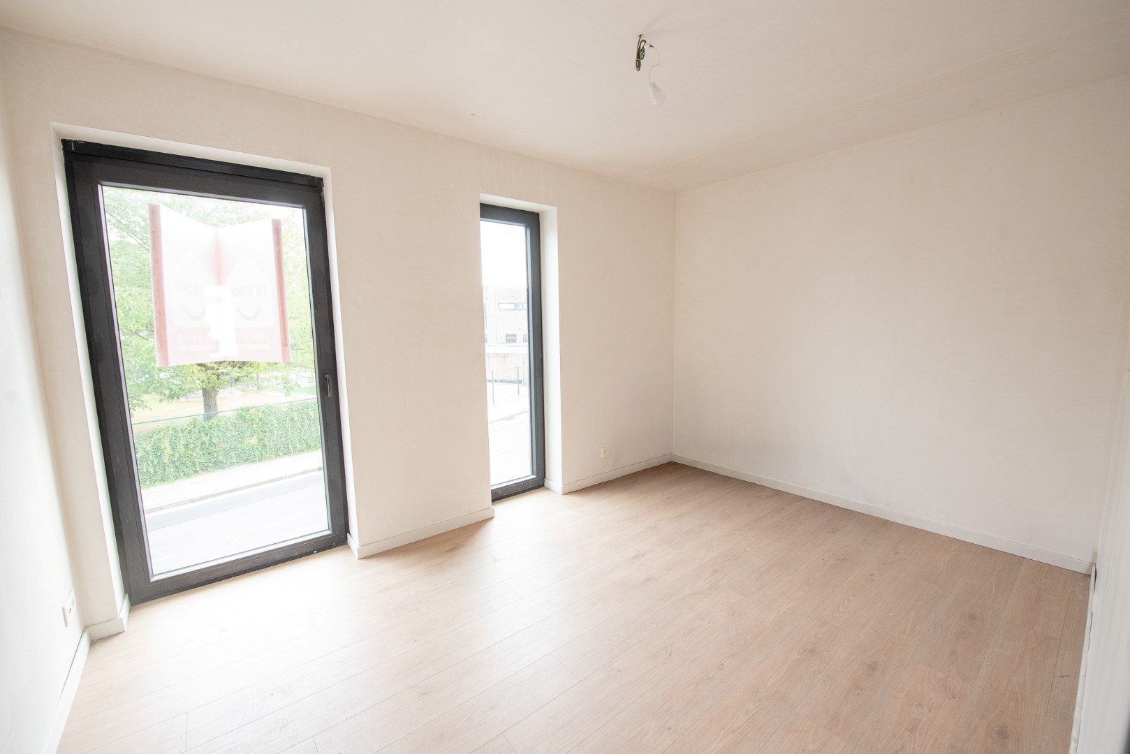 Te koop: Centraal gelegen appartement met 2 slaapkamers en groot zonneterras in Waregem. - foto 5