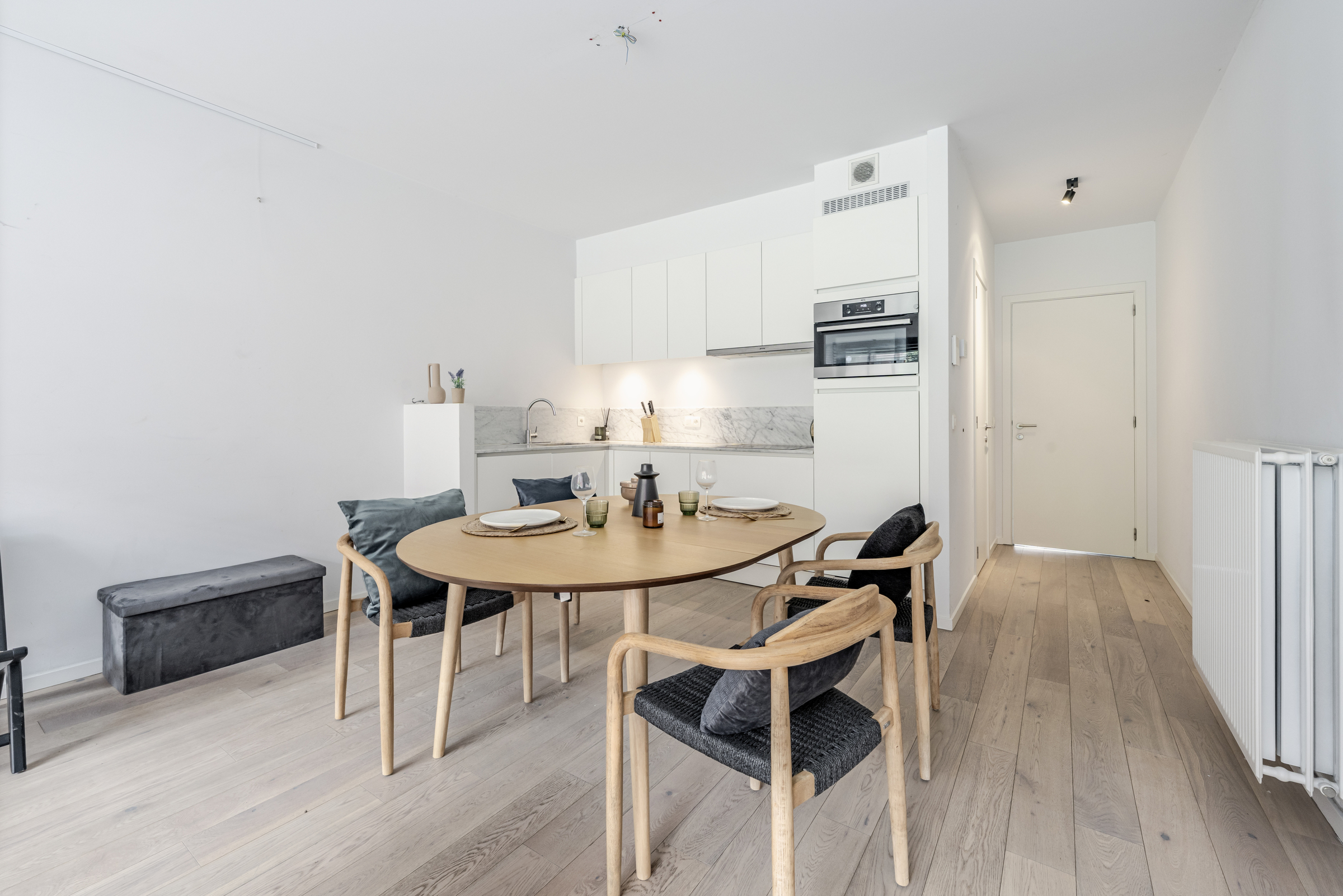 Appartement met eigen inkom, 3 kamers en 2 staanplaatsen - foto 4