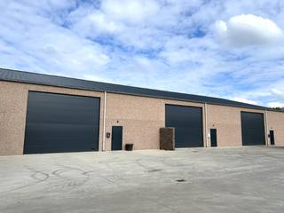 landbouwloods van 300 m² groothele vlotte bereikbaarheidbergruimte voor het opslaan van goederenloods van 12,4 m breed op 24,8 m diephoogtes : 5,25 m...